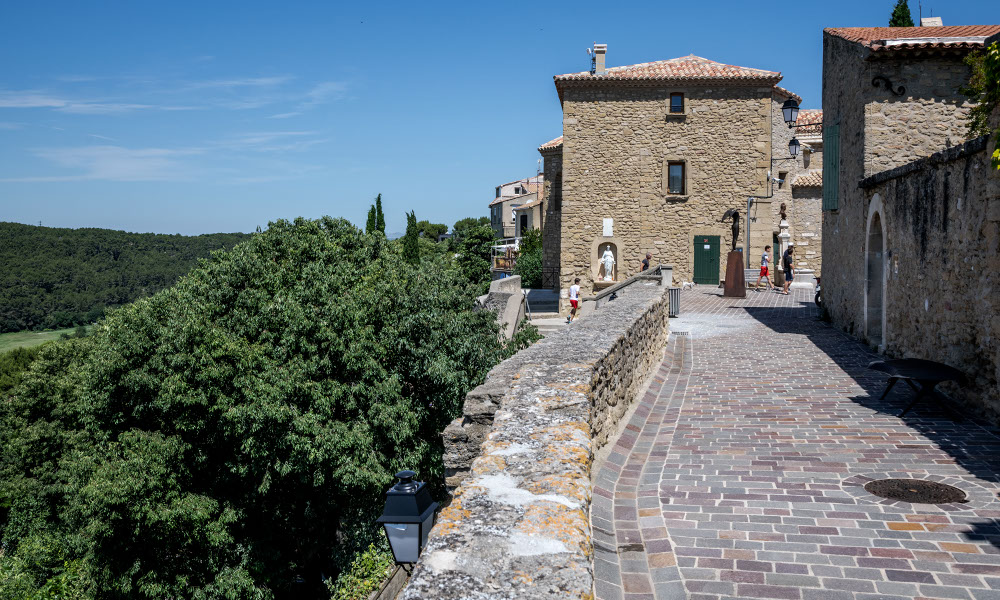 Cornillon- Intérieur du village