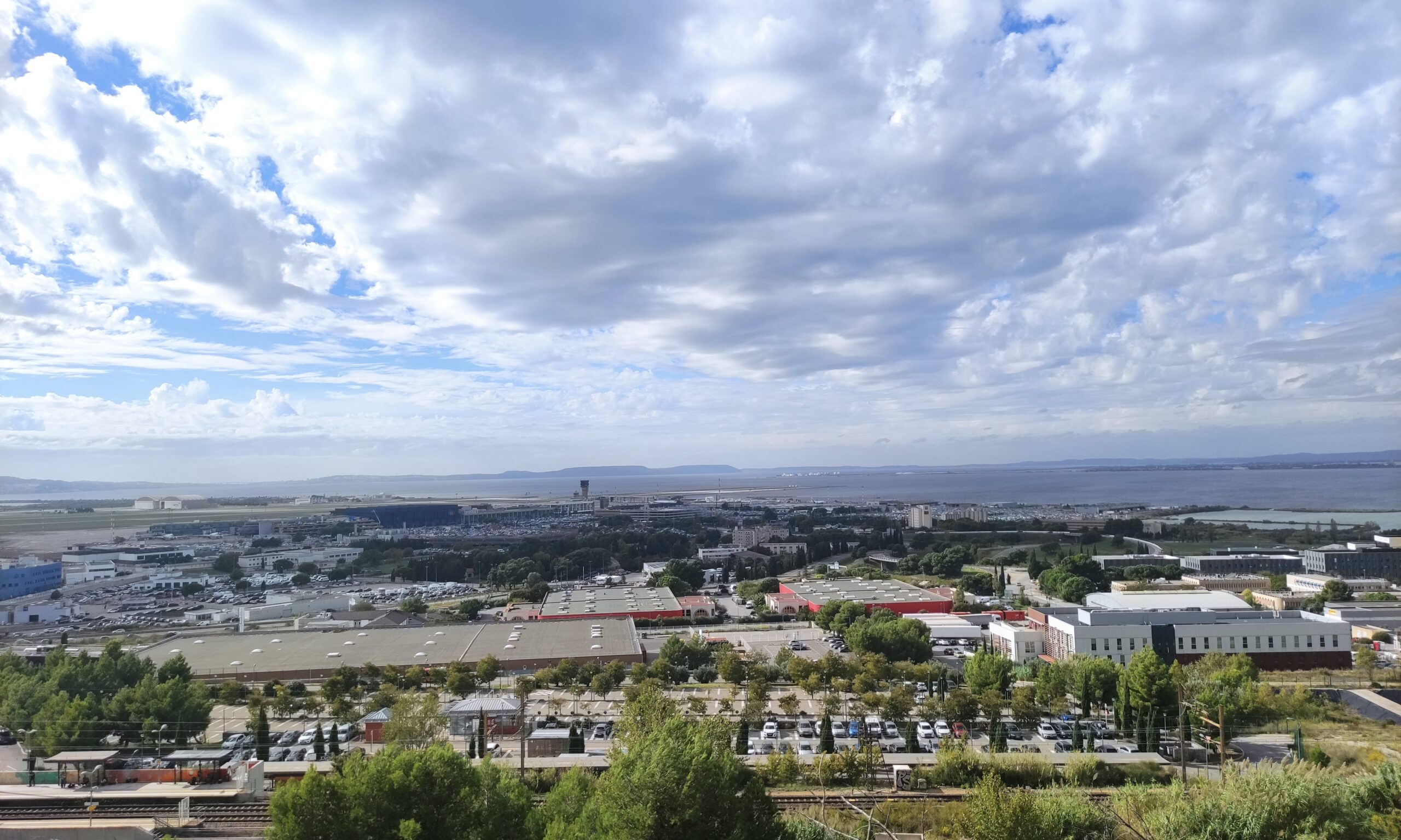 Vue de la future connexion par ascenseur incline - Projet "Cap Horizon Vitrolles" - P+R - Vitrolles