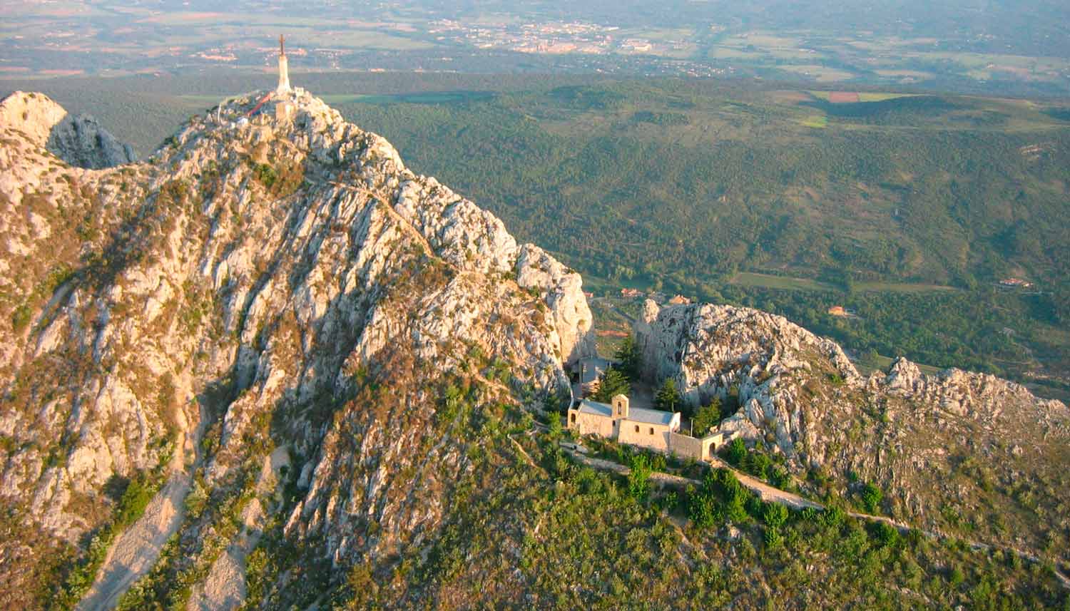 Sainte-Victoire : la Métropole réhabilite le sentier entre le Prieuré et la Croix de Provence